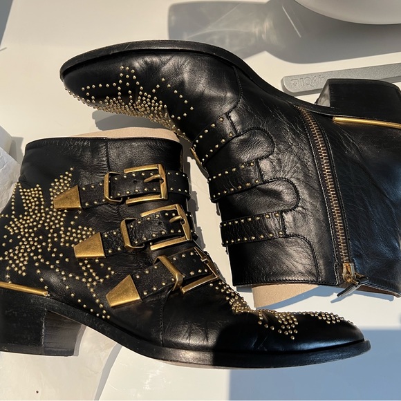 $1350 Chloé Susanna Studded Leather Ankle Boots, 39 - Picture 5 of 9